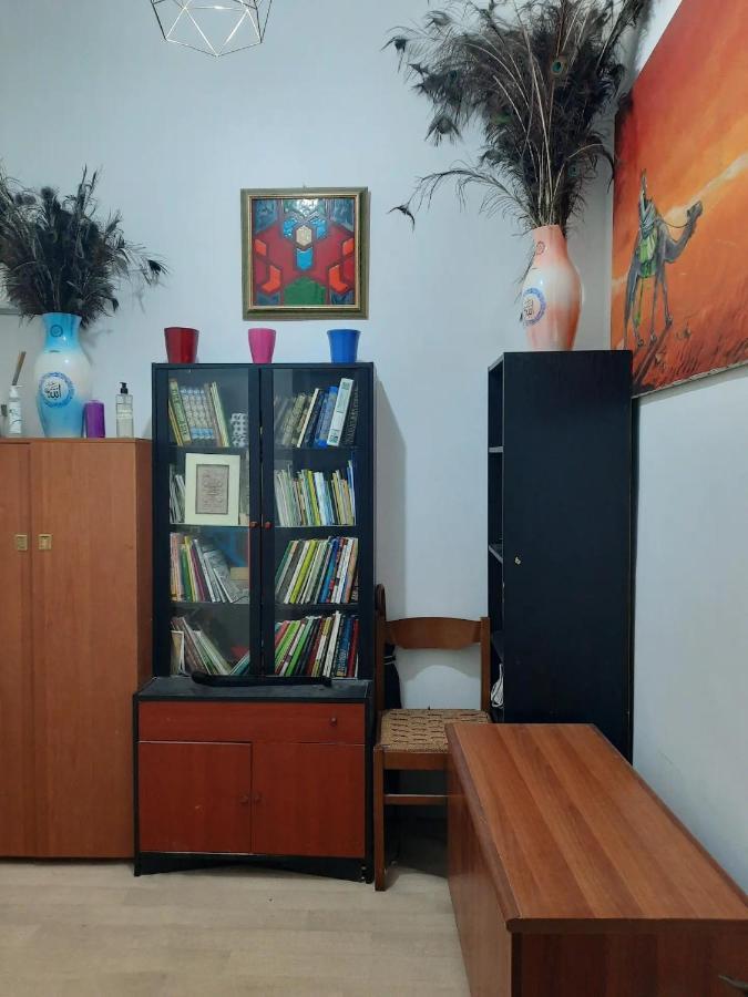 A Room In A Beautiful Apartment In The City Center Milão Exterior foto